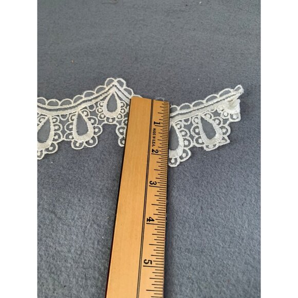 Vintage Ivory Vintage Lace Trim Scalloped Edging 3 yards 2.5" wide 1990s Sewing - Picture 2 of 6